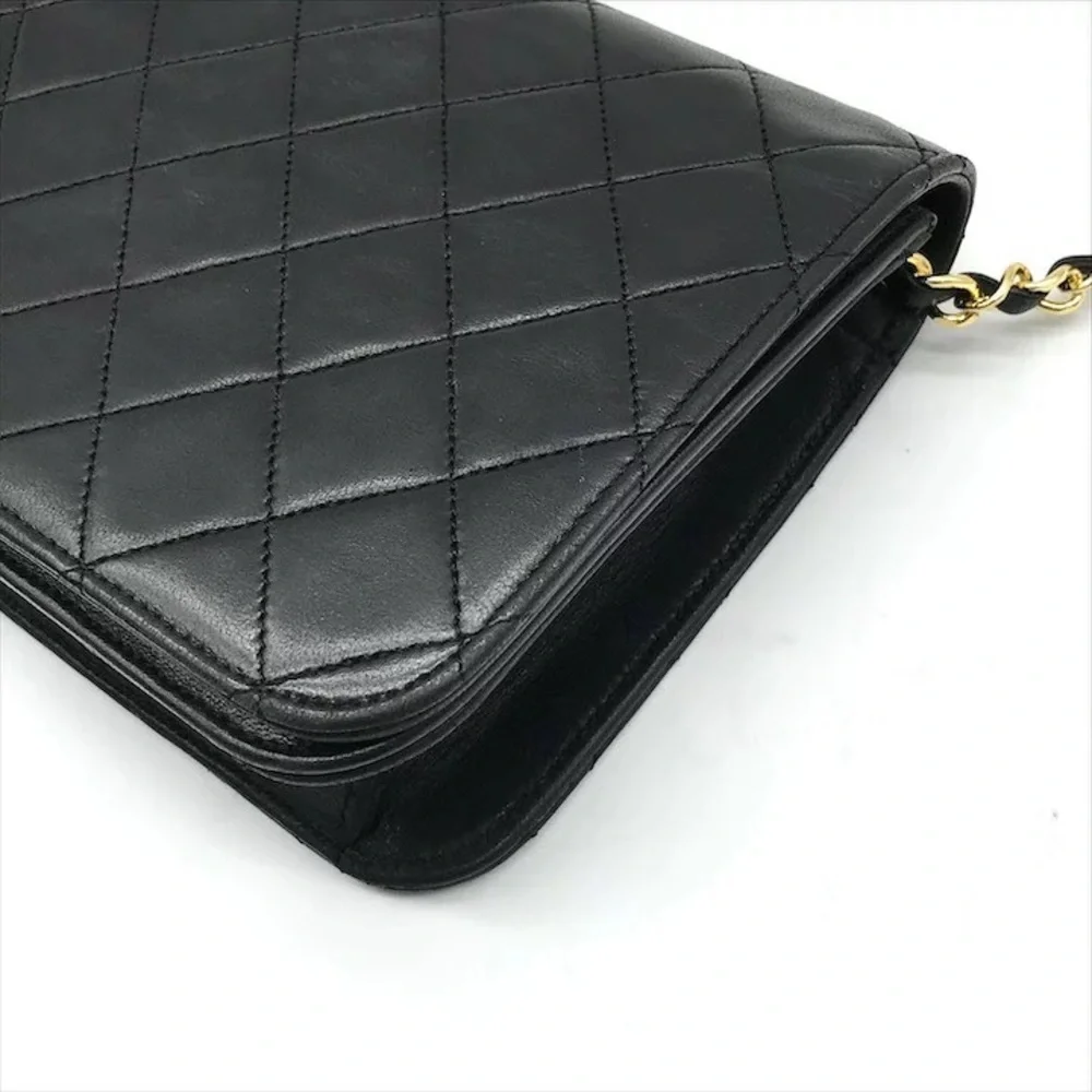 Authentic CHANEL classic single flap lambskin quilted shoulder bag